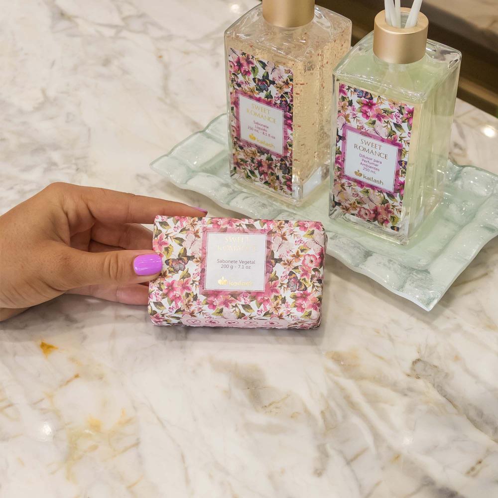 SABONETE EM BARRA VEGETAL - SWEET ROMANCE...